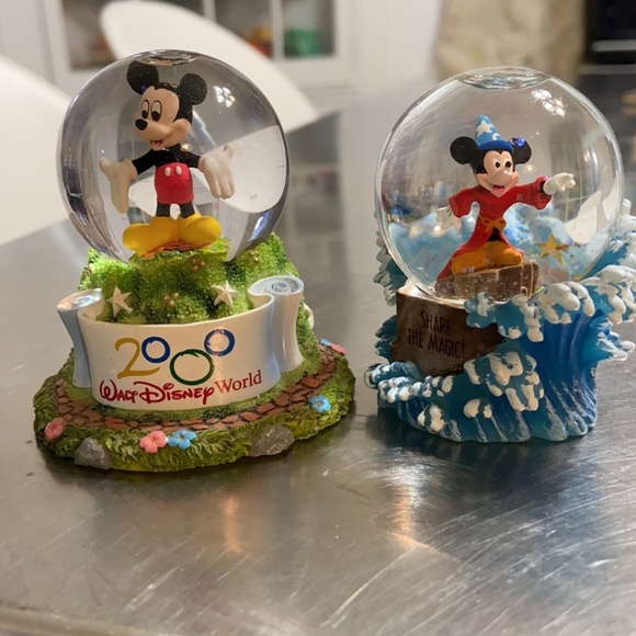 Vintage Mickey Mouse snow globes - Picture 4 of 4